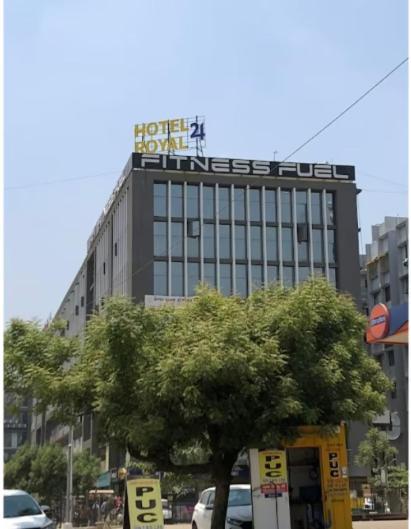 Hotel Royal 24 Ahmedabad Esterno foto